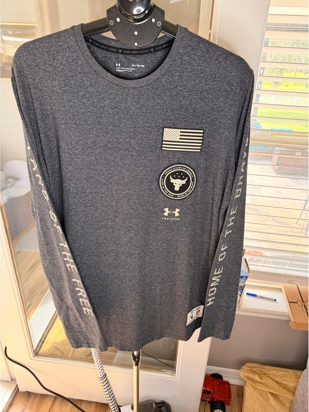Under Armour Project Rock Long Sleeve T-Shirt Men XL Charcoal Gray